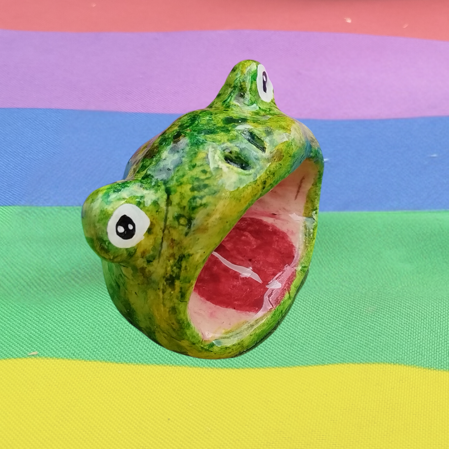 Frog Desk Pet
