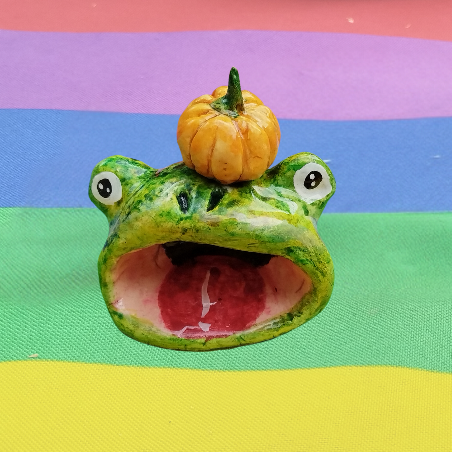Frog Desk Pet