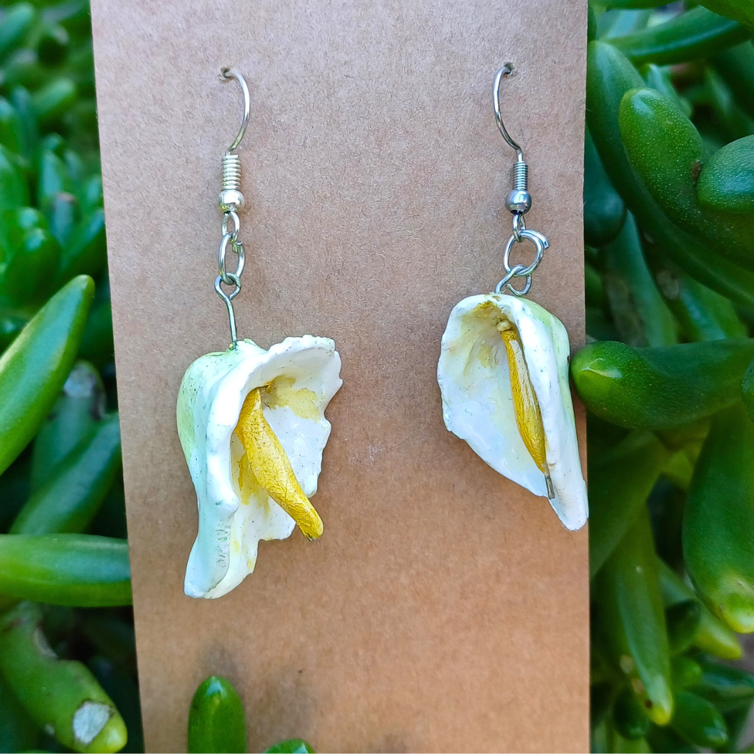 Vark oor lily earrings